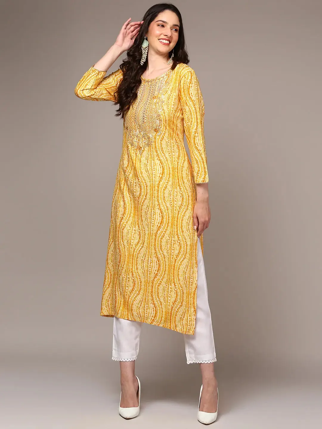 Ahika Women Yellow Viscose Rayon Abstract Printed Kurta VCK9514