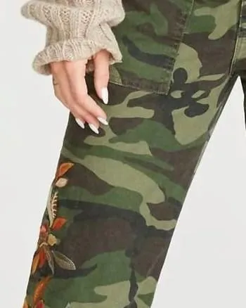 Embroidered Capris in Camo | Camo