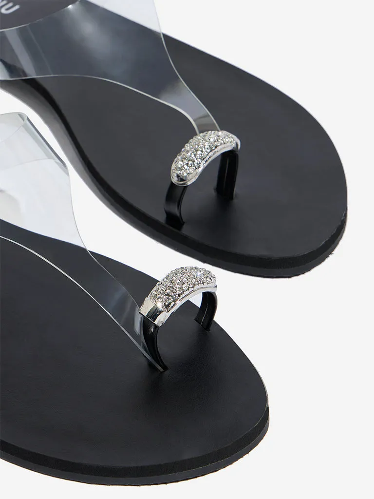 LUNA BLU Black Vinyl Strap Toe-Ring Sandals