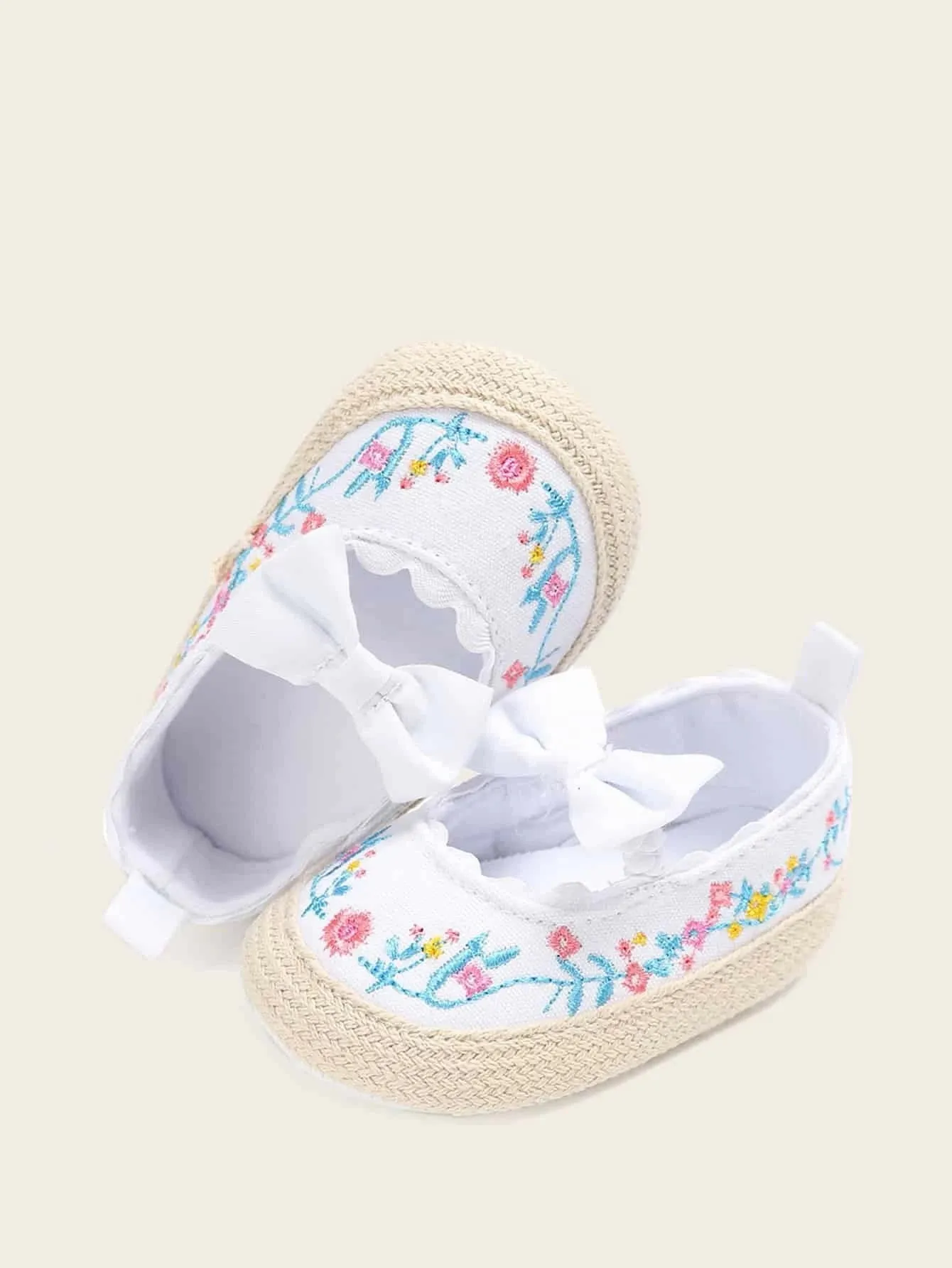 SHEIN Baby Girls Floral Embroidered Flats